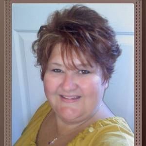 Meet your Posher, Lora